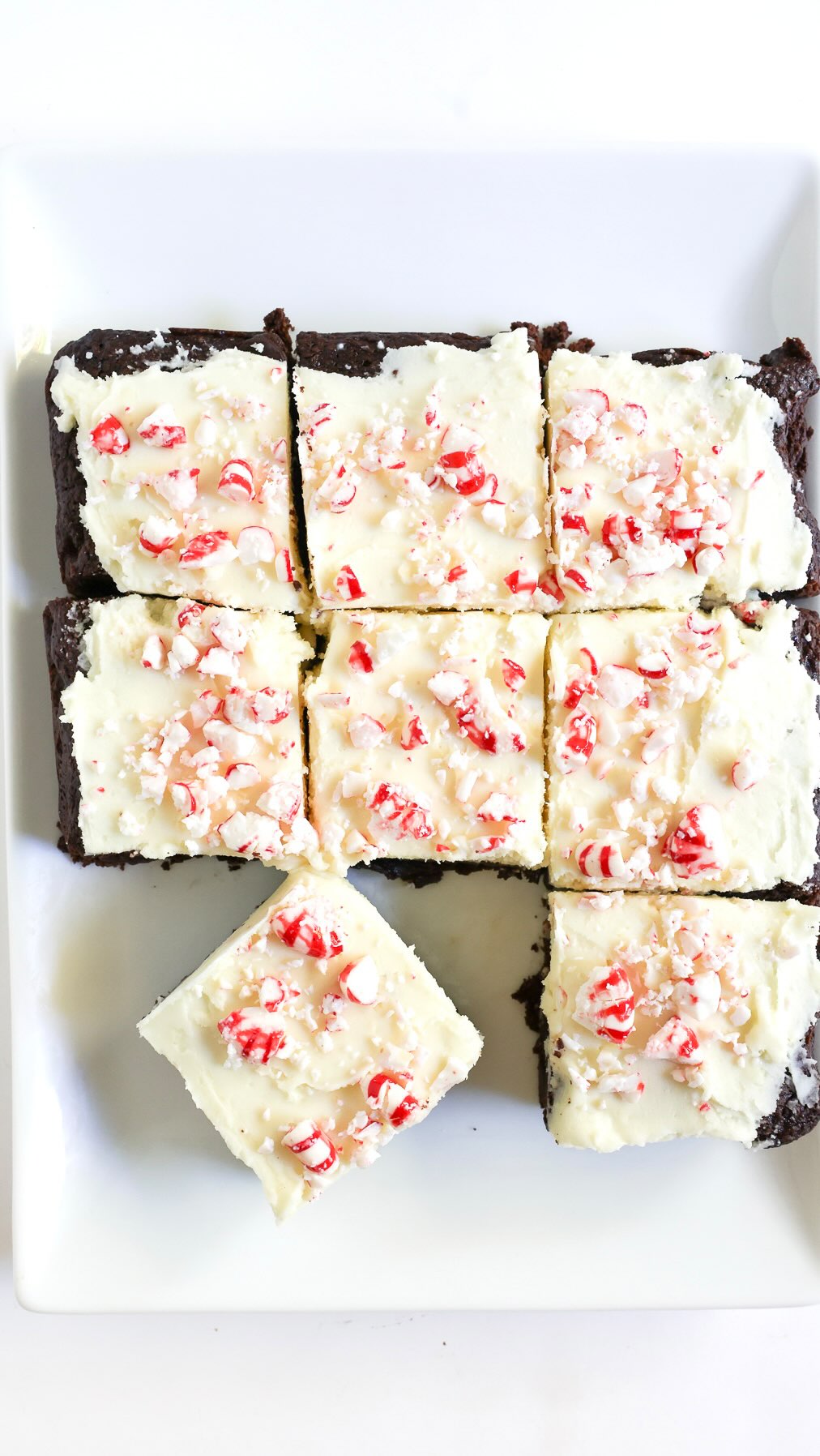 The only Christmas recipe you need...👀
*
Peppermint Bark Brownies (Gluten-Free, Vegan) 🍫🍬😋
*
These Festive Fudgy Minty Mouthwatering Delicacies are:👇
Gluten-Free ❤️
Allergy-Free 🧡
Vegan 💛
Easy, Make-Ahead + Freezer-Friendly 💚
Combines Every Holiday Treat Must-Have💙
Christmas & Holiday Party Dessert Staple 💜
*
The best fudgy Peppermint Bark Brownies! This easy holiday recipe is gluten-free, vegan, and allergy-free! Made with a rich dark chocolate brownie base, topped with creamy peppermint white chocolate frosting, and sprinkled with crushed peppermint candy! The ultimate Christmas dessert that transforms a classic into an eggless and dairy-free crowd-pleaser! 🎄🎅
*
Click the link in my bio rebeccagf666 for the full recipe on the blog!
https://strengthandsunshine.com/peppermint-bark-brownies/
*
#brownies #peppermintbark #christmasrecipes
