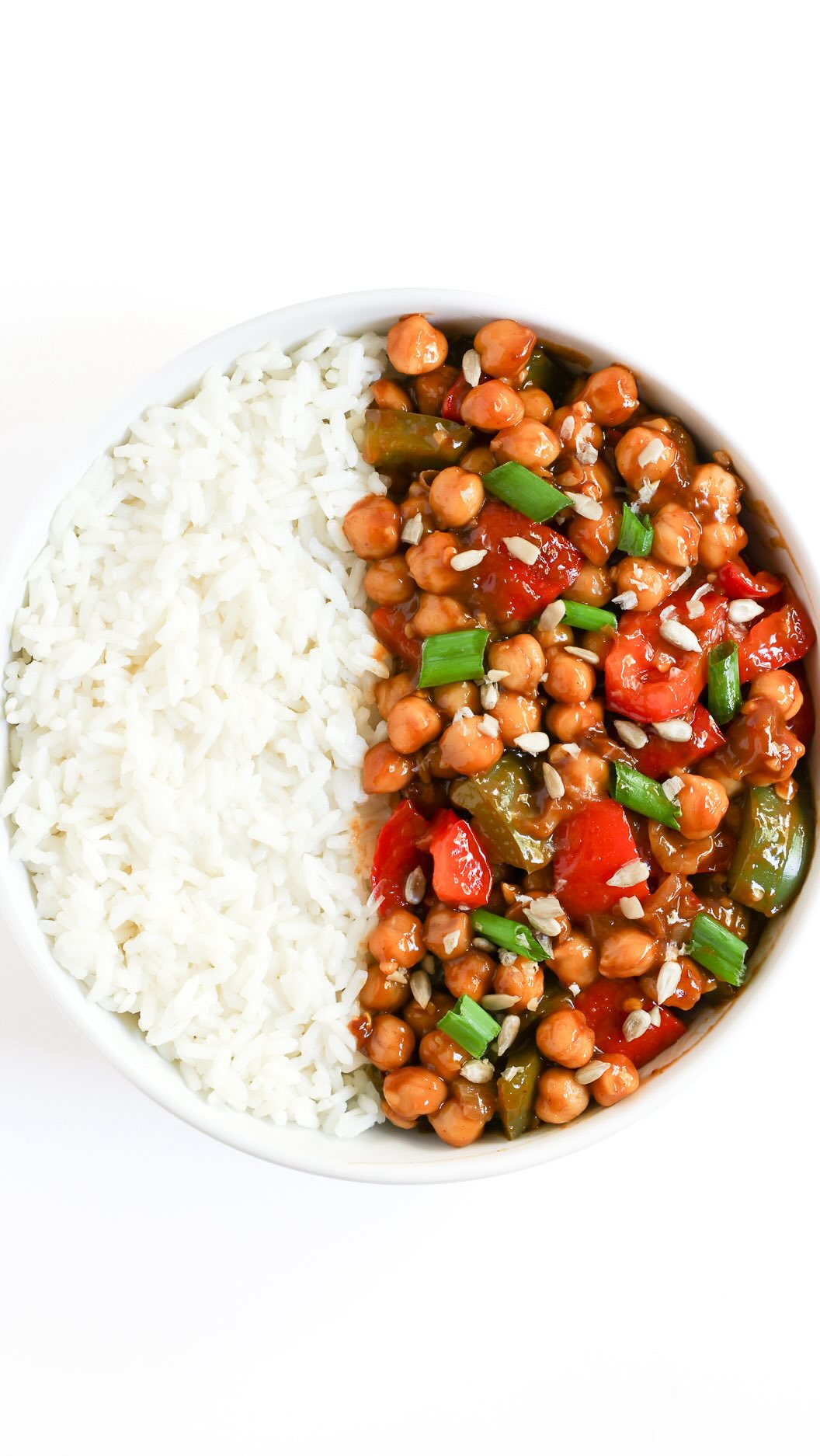 All the flavor without the allergens or the meat? 🤔🥢
*
Kung Pao Chickpeas (Vegan, Gluten-Free) 🌶️🤤🥡
*
These Kickin’ Kung Pao Chickpeas are 👇
Gluten-Free ❤️
Allergy-Free 🧡
Vegan & Vegetarian 💛
Customizable 💚
Quick & Easy, 15-Minute One-Pan Meal 💙
Make-Ahead & Meal Prep Gem 💜
Great For Lunches, Dinners, and Leftovers 💗
*
This Kung Pao Chickpeas recipe is the perfect blend of spicy, sour, sweet, and savory flavors to satisfy your kung pao chicken craving! Quick and easy healthy homemade vegan takeout that’s also gluten-free and allergy-free. Packed with chilis and Sichuan peppercorns, salty coconut aminos, and rice vinegar, this sauce is perfect for a plant-based protein-packed meal! 🎉🙌
*
CLICK the LINK in my BIO rebeccagf666 for the FULL RECIPE on the BLOG! 👆👆
https://strengthandsunshine.com/kung-pao-chickpeas/
*
#kungpao #chickpeas #chinesefood #vegantakeout #veganrecipes